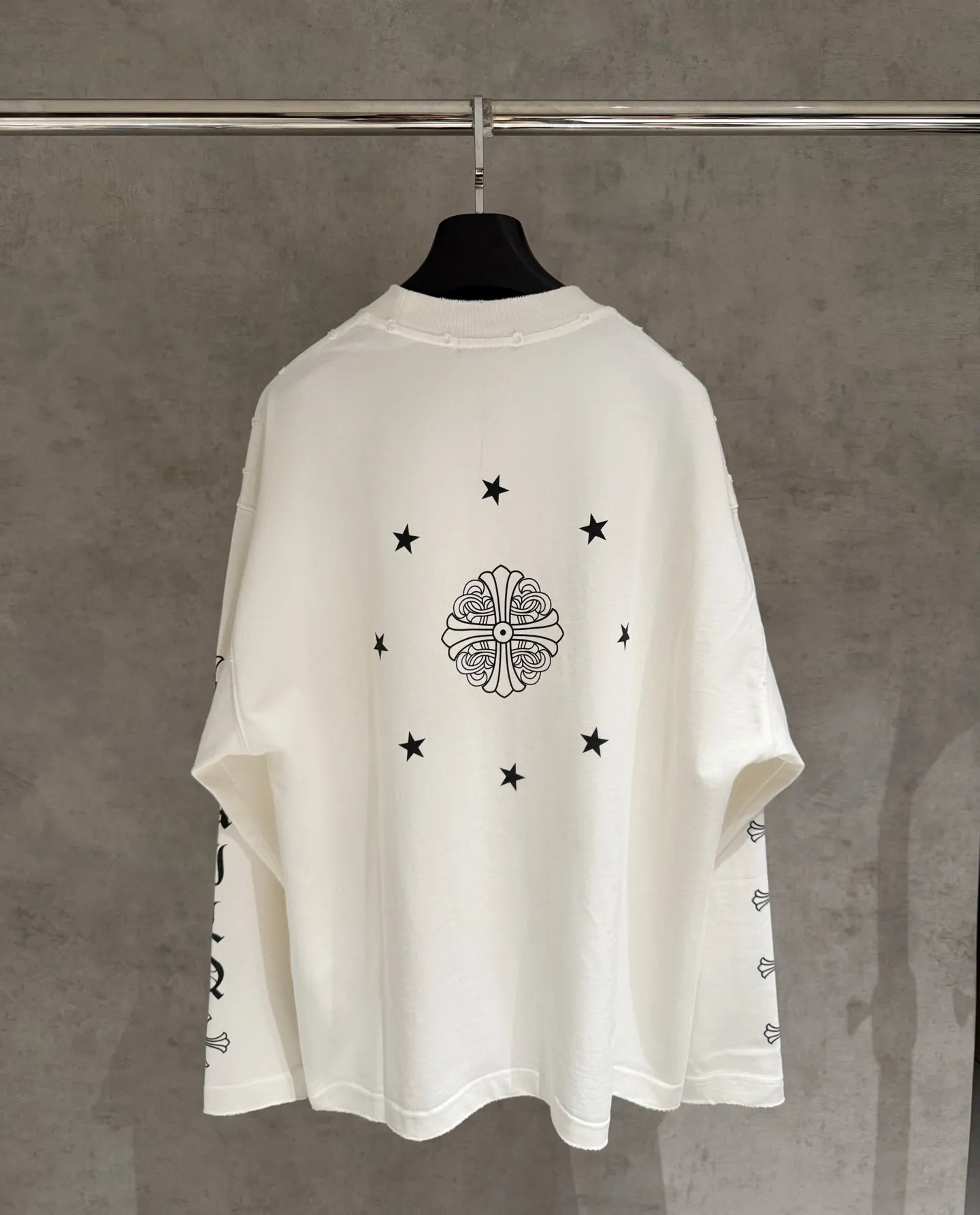 🅿️330 [Strict quality control] CH Croixin's new long-sleeved sweatshirt T-shirt. Heavy 340g double yarn fabric. Four flower positions on the front, back and left. Wash the whole garment twice. The four sides are frayed and torn. Heavy fabric. The neckline is made of icy Salona. Loose fit. Deep, wide and stylish. No deformation or shrinkage. 3 colors: black, white and gray. Size: M-2xl